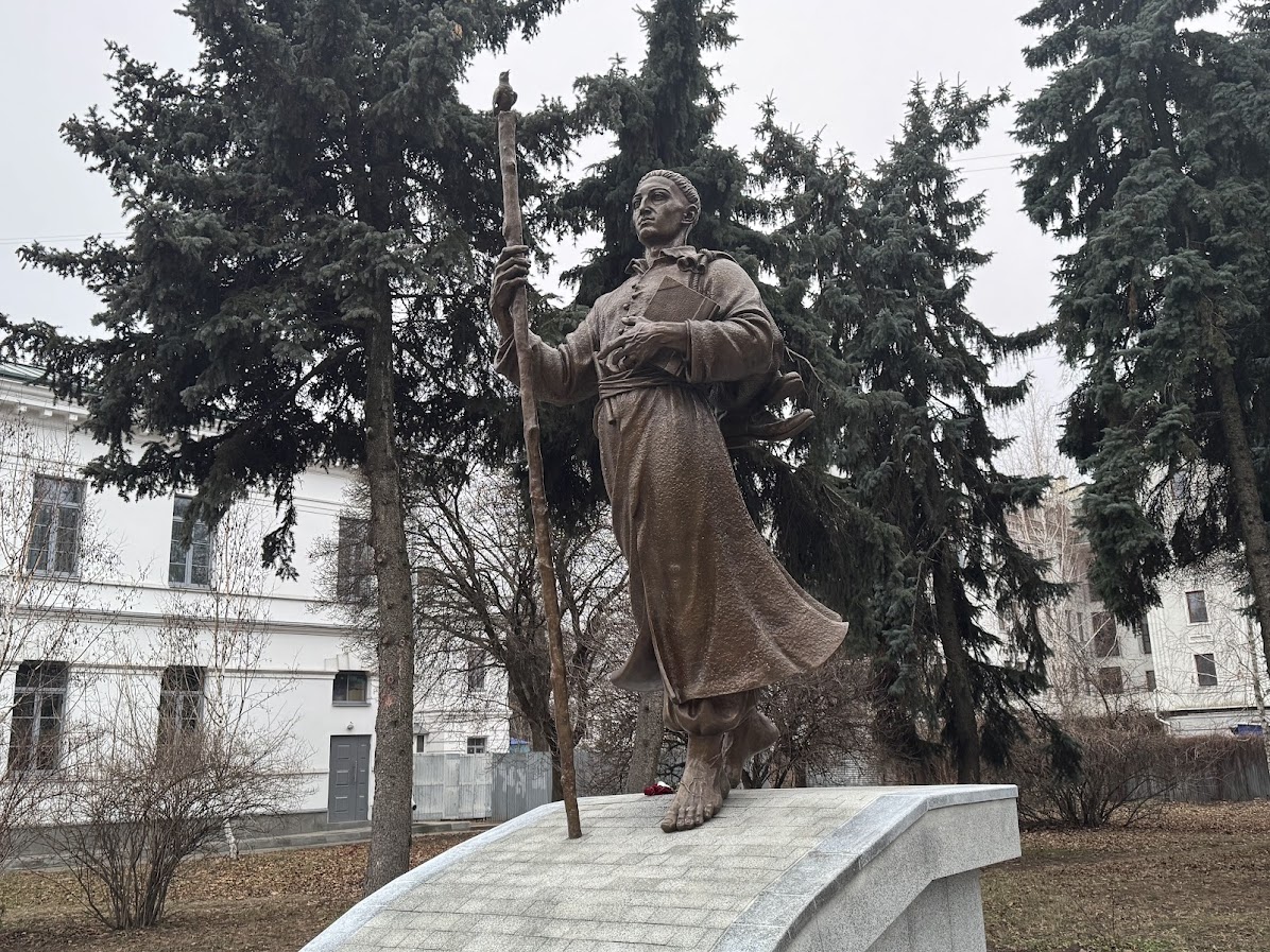 Monument to Hryhorii Skovoroda unveiled in Poltava