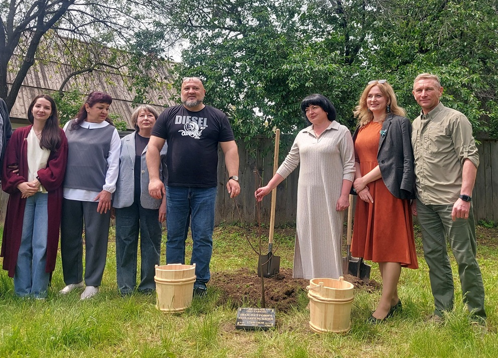 A linden tree named “Natalka Poltavka” was planted in Poltava to mark International Museum Day